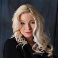 Stephanie L Cooper Esq